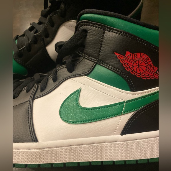 Jordan 1 Mid Green Toe Sneakers - Picture 6 of 9